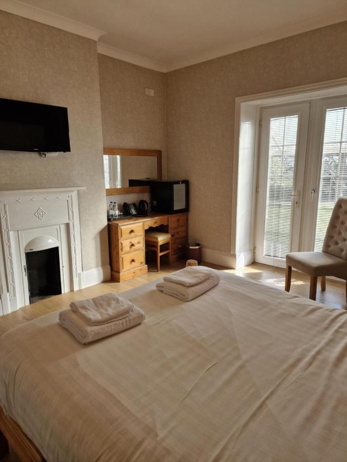 Broadway House Bed & Breakfast Laugharne Exterior foto