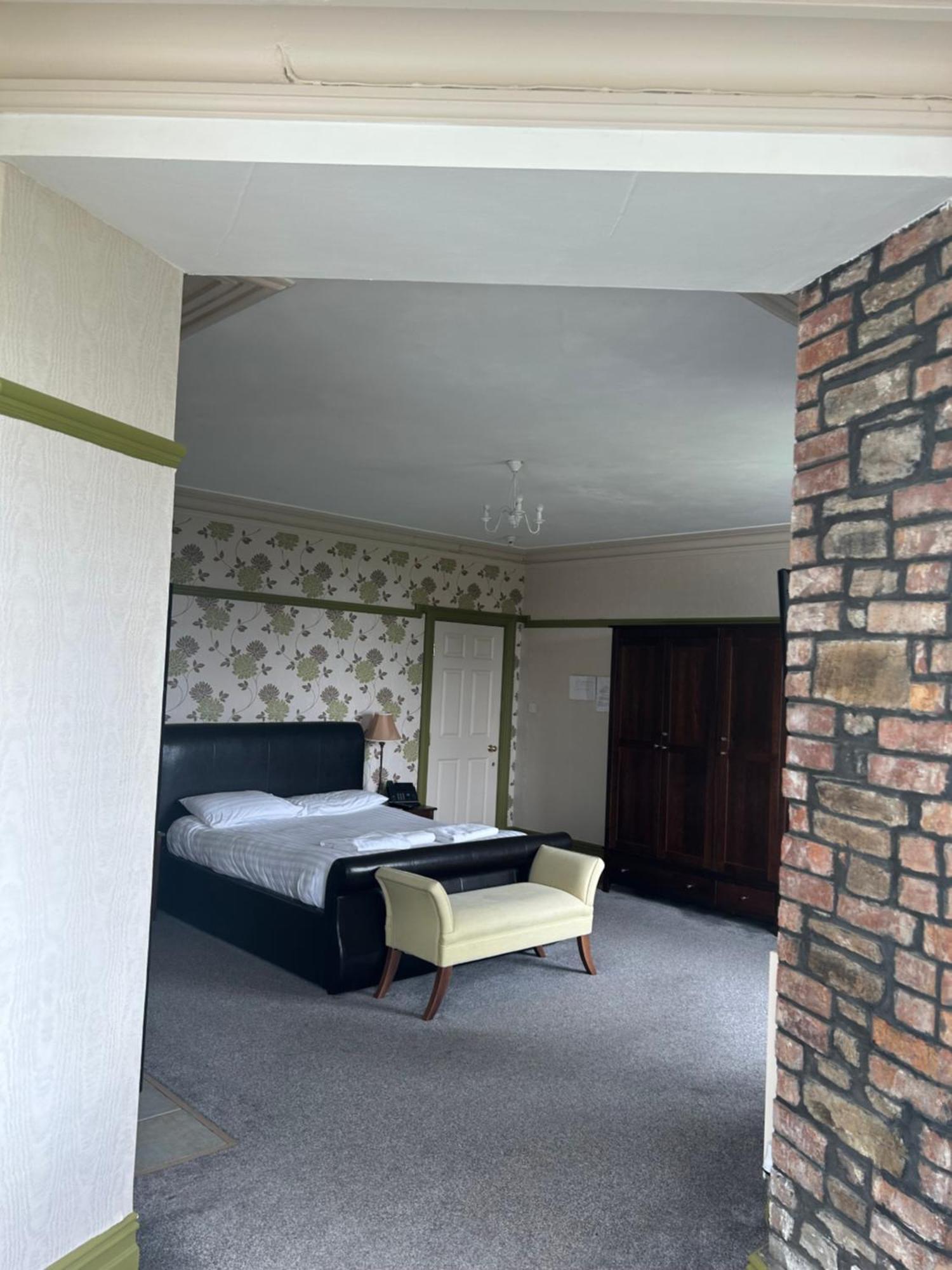 Broadway House Bed & Breakfast Laugharne Exterior foto